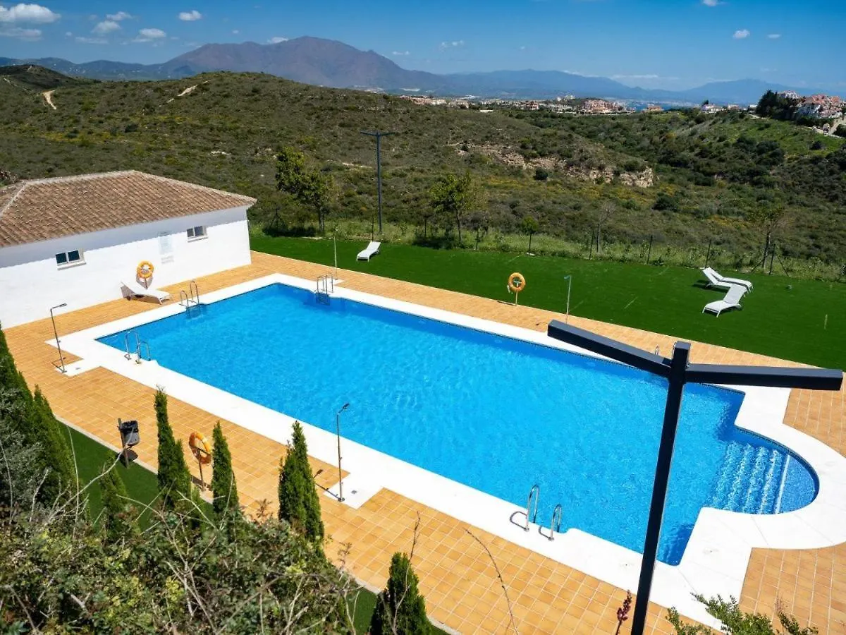 Small Oasis Nelson Mandela Apartment With Sea View, Two Bedrooms, Parking, Terrace And Pool Manilva