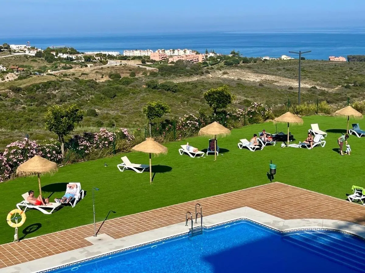 Small Oasis Nelson Mandela Apartment With Sea View, Two Bedrooms, Parking, Terrace And Pool Manilva